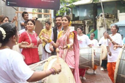 शिल्पा शेट्टी कुंद्रा का भव्य गणेश चतुर्थी उत्सव नासिक के ऑल-गर्ल ढोल बैंड द्वारा जीवंत