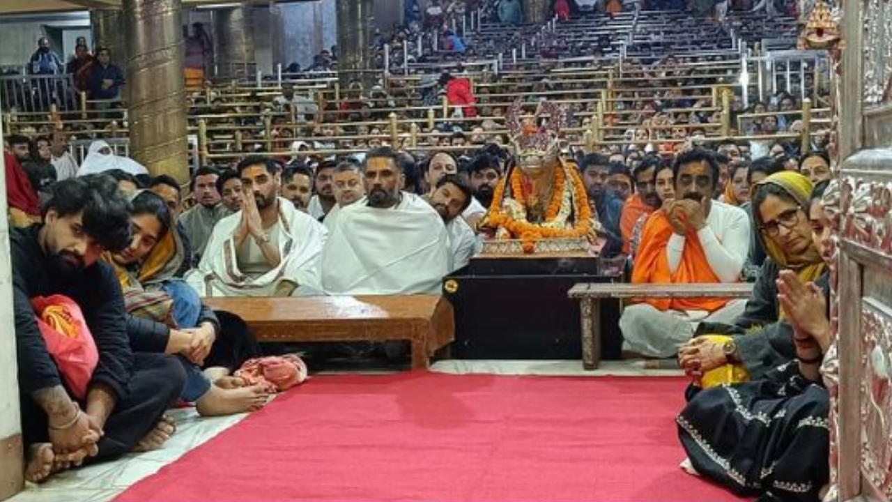 उज्जैन महाकालः भगवान शिव के आराधना के लिए पहुंचे सुनील शेट्टी और राकेश सिंह