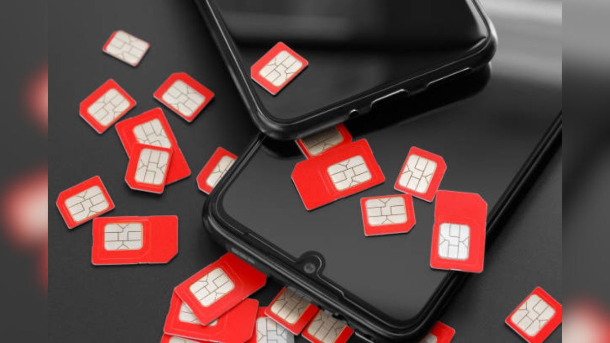 8774 SIM cards and Nepali currency found at Gorakhpur airport, is there any connection with Lok Sabha elections?