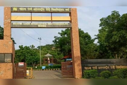 Increasing dictatorship in educational institutions, on whose strength?