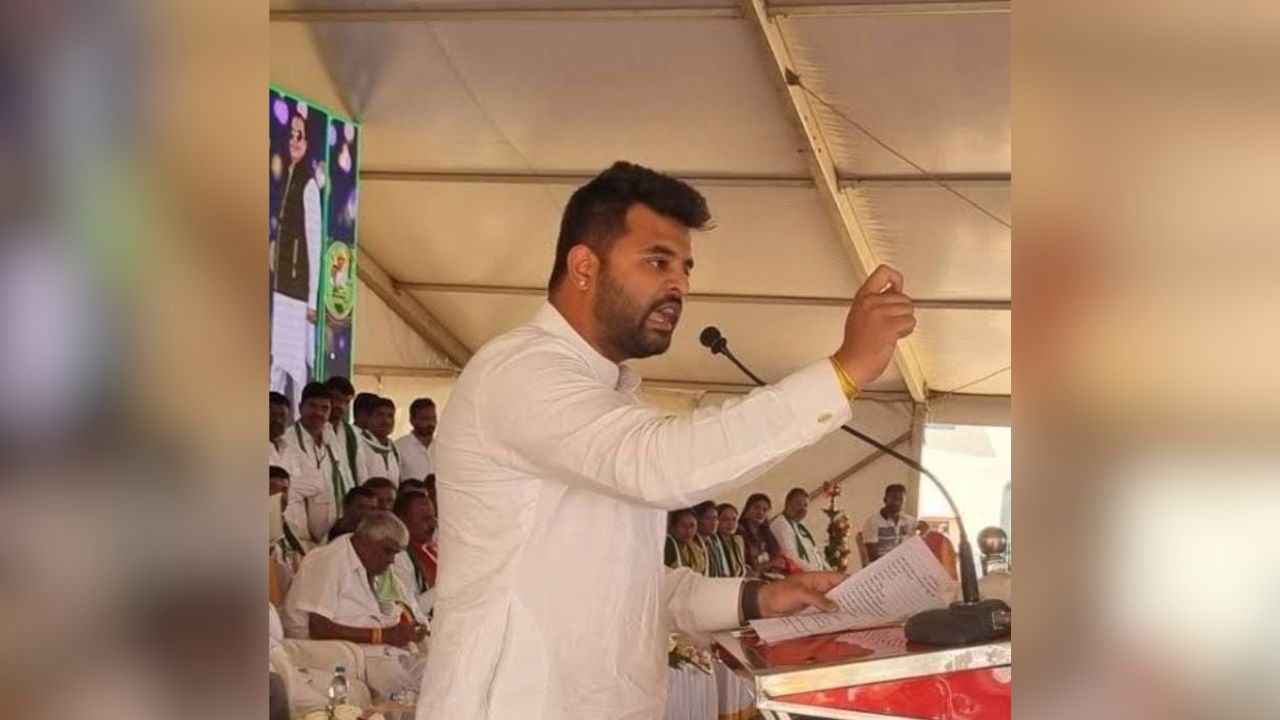 Obscene-video-of-JDS-leader-and-MP-went-viral