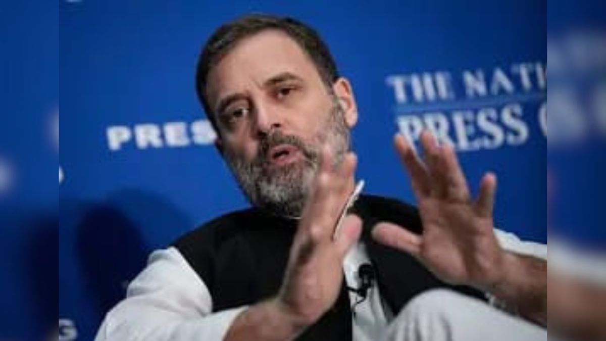 Why did Congress leader Rahul Gandhi have to spend the night in Shahdol, Madhya Pradesh?