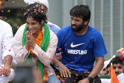 विनेश फोगाट और बजरंग पूनिया आज कांग्रेस में शामिल होंगे।