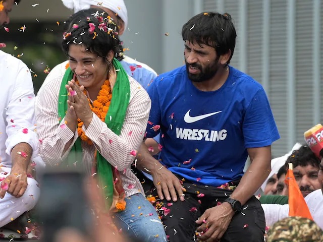 विनेश फोगाट और बजरंग पूनिया आज कांग्रेस में शामिल होंगे।